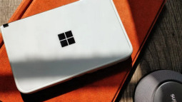 Người dùng kêu ca vì Microsoft Surface Duo dễ bị nứt xung quanh cổng USB-C