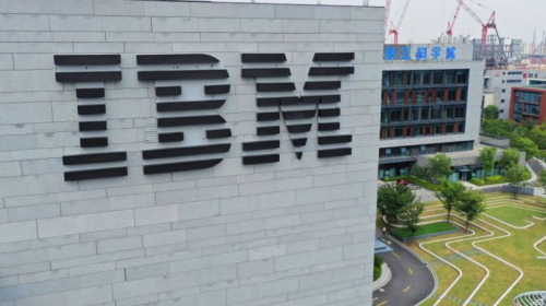 IBM sẽ tách thành hai công ty nhỏ trong nỗ lực nhằm làm mới chính mình