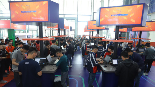 Coder tranh tài tại đấu trường công nghệ “ảo” độc đáo tại Việt Nam