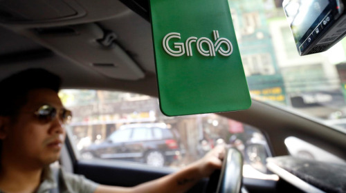 Từ 11 giờ ngày 5/12, Grab tăng chiết khấu tài xế lên gần 33%, giá cước người dùng GrabCar tăng lên 9.500 đồng/km