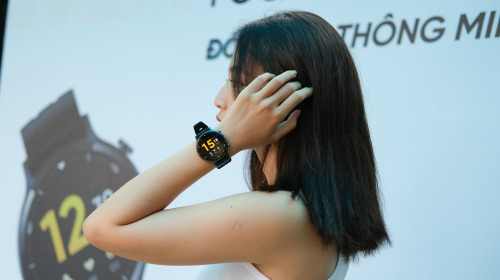 Trên tay Realme Watch S: Lột xác về ngoại hình, nhiều nâng cấp hấp dẫn, giá 2,99 triệu đồng