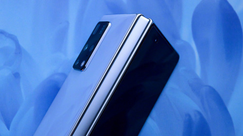 Cận cảnh Huawei Mate X2: Đối thủ xứng tầm của Galaxy Z Fold2
