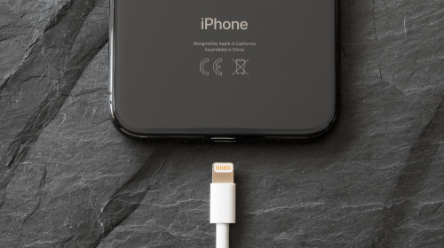 Apple được cấp bằng sáng chế cổng sạc từ tính trên iPhone, có thể sẽ thay thế Lightning