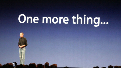 Apple đánh mất câu nói kinh điển “One more thing” của CEO Steve Job vào tay thương hiệu đồng hồ Swatch