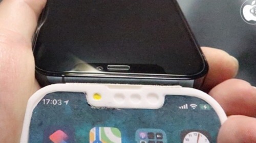 Mô hình iPhone 13 Pro lộ diện với rãnh tai thỏ nhỏ hơn, vị trí loa thoại và camera selfie thay đổi