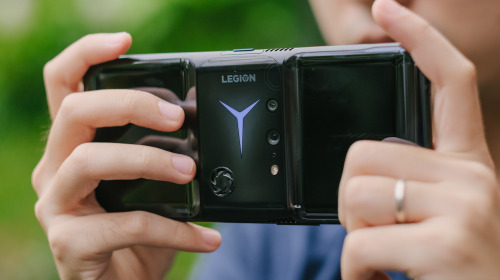 Trên tay "máy chơi game" Lenovo Legion Phone Duel 2 tại VN: Thiết kế độc lạ, camera selfie "thò thụt", có 2 quạt tản nhiệt, 2 cổng sạc, giá chỉ từ 13.8 triệu đồng