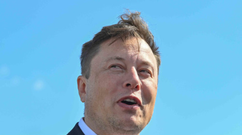 Bài học cảnh báo Elon Musk: Triệu phú John McAfee từng bị bắt vì tội bơm thổi, làm giá thị trường tiền số