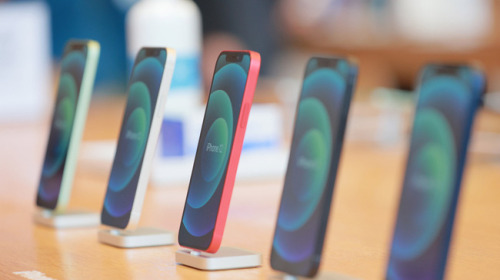 Lần đầu tiên Apple chịu thu cũ đổi mới một mẫu smartphone của hãng khác, cái tên xuất hiện khiến mọi người không tin vào mắt mình