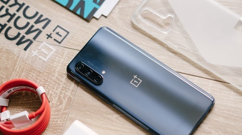 Mở hộp OnePlus Nord CE 5G: Nhiều phụ kiện, thiết kế mỏng nhẹ đơn giản, tích hợp 5G với Snapdragon 750G