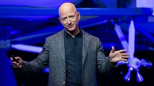 Khách hàng Amazon hủy dịch vụ Prime sau khi được Jeff Bezos "cảm ơn" vì đã trả tiền cho chuyến bay lên rìa vũ trụ