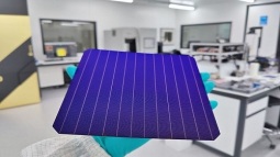 Thay thế bạc bằng đồng, startup công nghệ Úc tạo ra tấm pin Mặt Trời có hiệu năng cao nhất thế giới