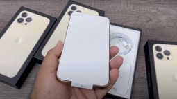 Chuyện chưa từng có: Khách mua iPhone 13 ở Việt Nam buộc phải khui hộp và kích hoạt ngay ở cửa hàng?