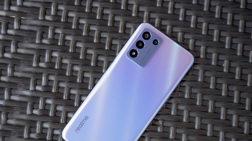 realme Q3s ra mắt: Giá chỉ 4.9 triệu nhưng có màn hình 144Hz, Snapdragon 778G, pin 5000mAh