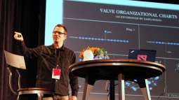 Nhà thiết kế của Valve khẳng định công ty đang phát triển cùng lúc nhiều game