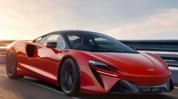 McLaren bán bộ sưu tập xe quý trị giá gần 3.000 tỷ đồng để gọi vốn "khẩn"