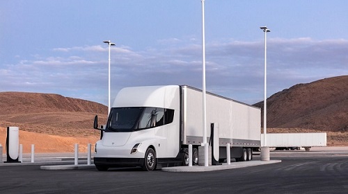 Tài xế kỳ cựu phàn nàn về Tesla Semi: Buồng lái phù hợp với siêu xe hơn là xe tải