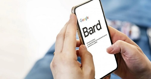 Vừa lộ diện, chatbot Bard của Google đã tạt một gáo nước lạnh vào chính "cha đẻ" của mình