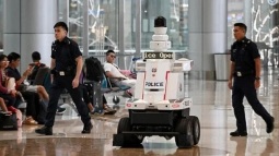 Robot cảnh sát chuẩn bị được triển khai trên toàn Singapore