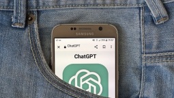 Chatbot hàng đầu thế giới ChatGPT đã có mặt trên điện thoại Android