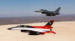 Bộ trưởng Mỹ ngồi thử tiêm kích F-16 do AI điều khiển, không chiến với máy bay do phi công con người cầm lái